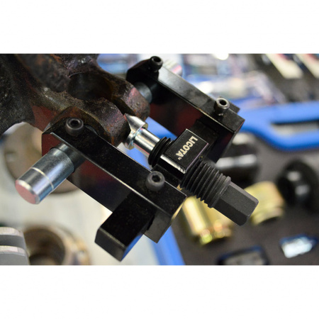 Приспособление для развальцовки посадочных мест на поворотном кулаке (ATC-4003)